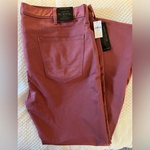Banana republic men’s travelers pants. Size 38x 32. Salmon. New with tags.